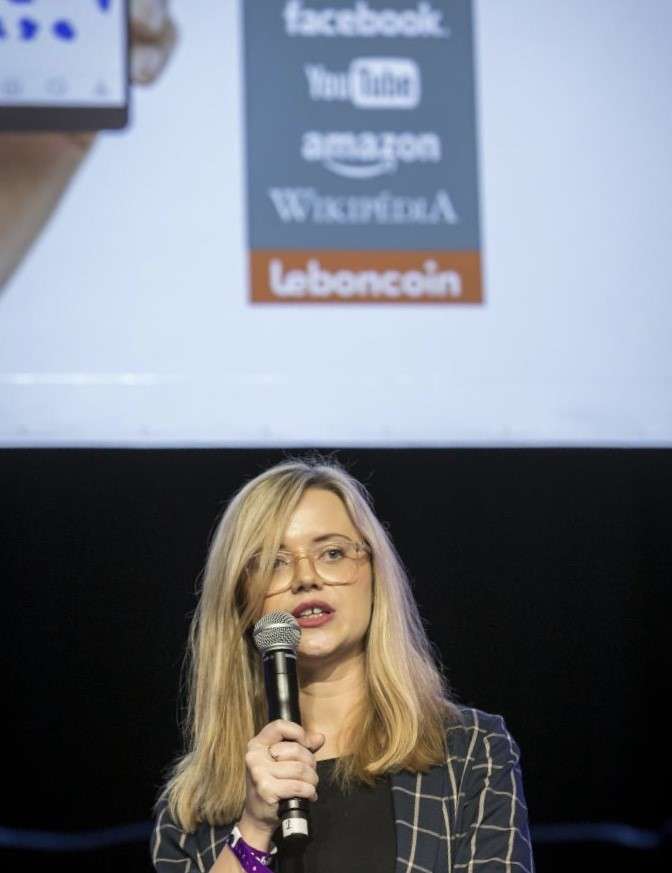 Zofia Zak speaking at One to One